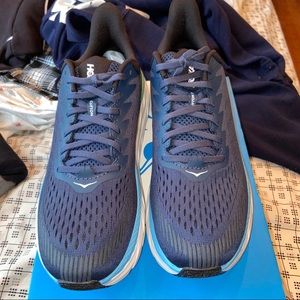NWT hoka running shoes